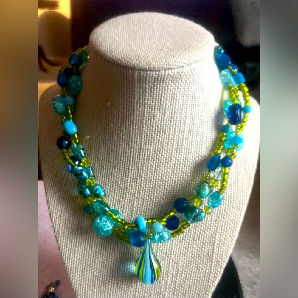 Statement Necklace/ muti strand twistable glass beaded of lime green and blue - Picture 6 of 6